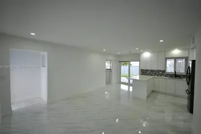 10381 SW 32nd St, Miami, FL 33165 - Photo 6