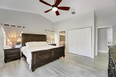 3833 Cypress Lake Dr, Lake Worth, FL 33467 - Photo 12