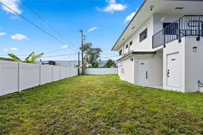 630 NE 166th St #3, Miami, FL 33162 - Photo 32