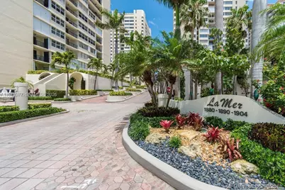 1890 S Ocean Dr #408, Hallandale Beach, FL 33009 - Photo 2