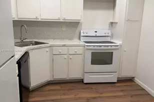 2780 NE 183rd St, Aventura, FL 33160 - Photo 10