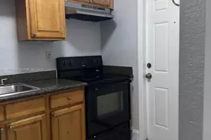 4251 NW 5th St, Plantation, FL 33317 - Photo 2