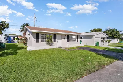 2709 NW 54th St, Tamarac, FL 33309 - Photo 8