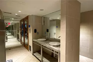 325 S Biscayne Bl, Miami, FL 33131 - Photo 58