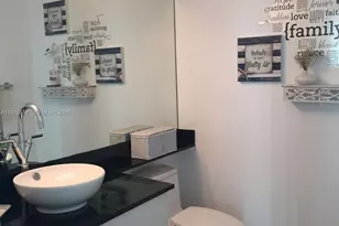 31 SE 5th St, Miami, FL 33131 - Photo 4