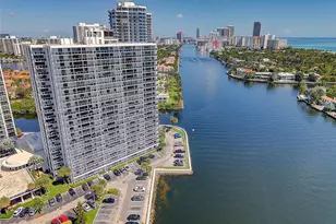 20515 E Country Club Dr, Aventura, FL 33180 - Photo 40