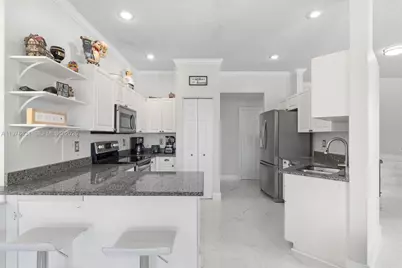 9838 NW 1st Mnr, Coral Springs, FL 33071 - Photo 2