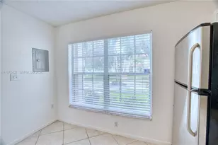 10829 NW 3rd Ct, Pembroke Pines, FL 33026 - Photo 16