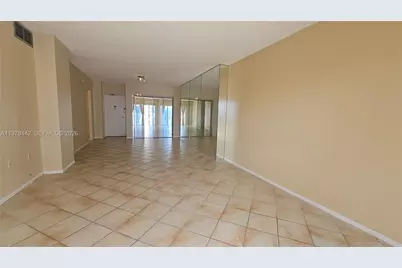 1980 S Ocean Dr #14L, Hallandale Beach, FL 33009 - Photo 4