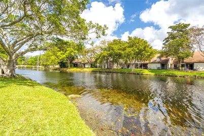 32 Wimbledon Lake Dr #221, Plantation, FL 33324 - Photo 34