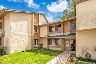 32 Wimbledon Lake Dr, Plantation, FL 33324 - Photo 4