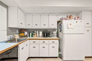 1000 Parkview Dr, Hallandale Beach, FL 33009 - Photo 12