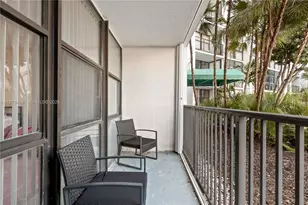 1000 Parkview Dr, Hallandale Beach, FL 33009 - Photo 18