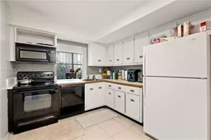 1000 Parkview Dr, Hallandale Beach, FL 33009 - Photo 8