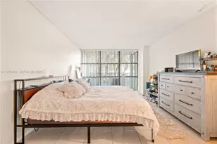 1000 Parkview Dr, Hallandale Beach, FL 33009 - Photo 14