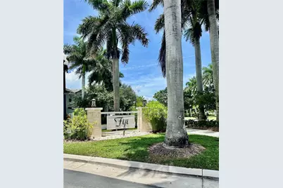 133 SE 28th Ter #8, Homestead, FL 33033 - Photo 2