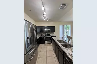 133 SE 28th Ter #8, Homestead, FL 33033 - Photo 4