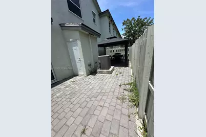 133 SE 28th Ter #8, Homestead, FL 33033 - Photo 6