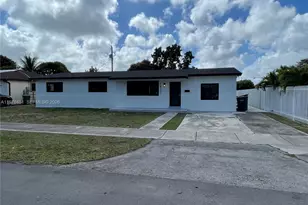 16560 SW 102nd Ct, Miami, FL 33157 - Photo 2