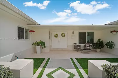 11012 SW 117th St, Miami, FL 33176 - Photo 6