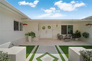 11012 SW 117th St, Miami, FL 33176 - Photo 6