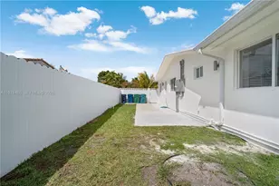 11012 SW 117th St, Miami, FL 33176 - Photo 8