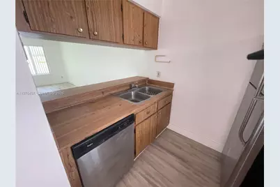 918 Twin Lakes Dr #8-M, Coral Springs, FL 33071 - Photo 6