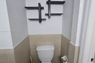 1701 N Treasure Dr, North Bay Village, FL 33141 - Photo 10