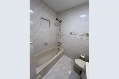 1165 W 38th Ter #35, Hialeah, FL 33012 - Photo 16