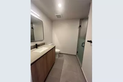 121 NE 5th St #3400, Miami, FL 33132 - Photo 8