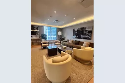 121 NE 5th St #3400, Miami, FL 33132 - Photo 12