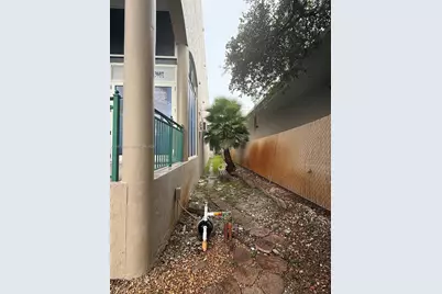 10200 NW 25th St #113, Doral, FL 33172 - Photo 28