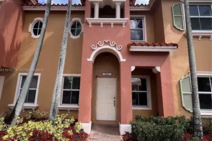 10557 SW 6th St, Pembroke Pines, FL 33025 - Photo 1