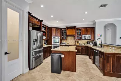 3402 Vanderbilt Dr, Wellington, FL 33414 - Photo 4
