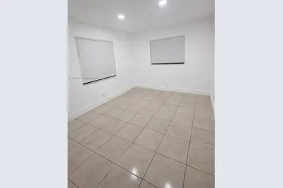 221 NE 40th St #1-3, Oakland Park, FL 33334 - Photo 4