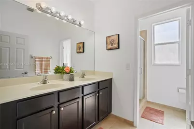 9127 SW 171st Ct, Miami, FL 33196 - Photo 8