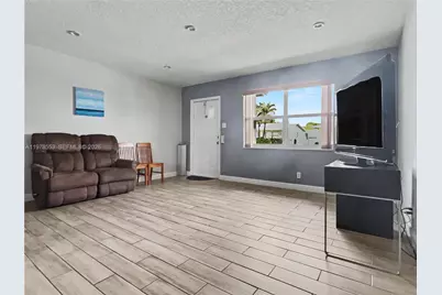 6960 NW 11th Ct, Margate, FL 33063 - Photo 2