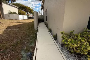 10285 Allegro Dr, Boca Raton, FL 33428 - Photo 8