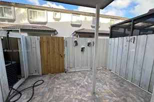 2221 SE 24th Pl, Homestead, FL 33035 - Photo 10