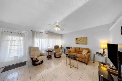 900 SW 10th Ter #14S, Hallandale Beach, FL 33009 - Photo 1