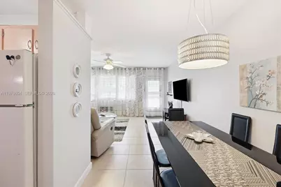 1050 SW 11th St #16L, Hallandale Beach, FL 33009 - Photo 6