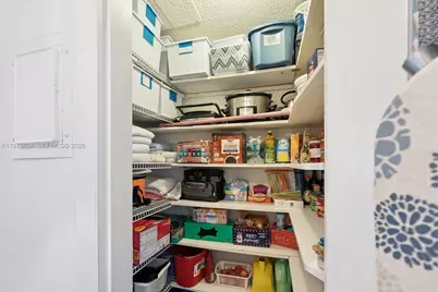 1050 SW 11th St #16L, Hallandale Beach, FL 33009 - Photo 16