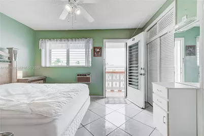 800 SW 10th Ter #20T, Hallandale Beach, FL 33009 - Photo 16