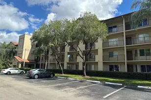 901 SW 141st Ave, Pembroke Pines, FL 33027 - Photo 2