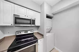 17125 N Bay Rd, Sunny Isles Beach, FL 33160 - Photo 2