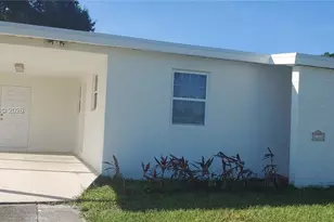 131 SE Serenata Ct, Port Saint Lucie, FL 34983 - Photo 2