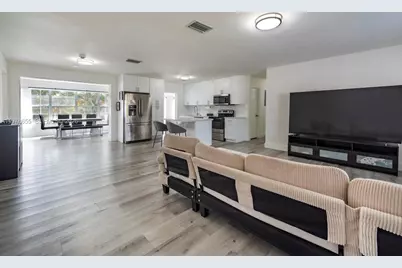 350 SW 30th Ter, Fort Lauderdale, FL 33312 - Photo 6