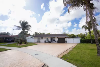 4480 NW 61st St, North Lauderdale, FL 33319 - Photo 4