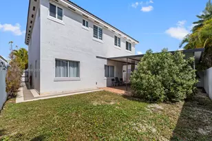 10230 SW 227th St, Cutler Bay, FL 33190 - Photo 10