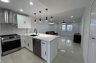 300 Berkley Rd, Hollywood, FL 33024 - Photo 6